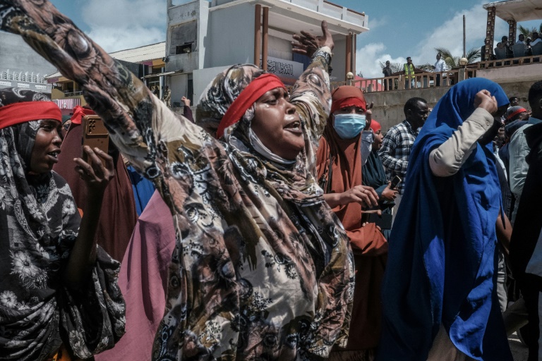 Hundreds of Somalis protest against Al Shabaab after deadly Mogadishu attack